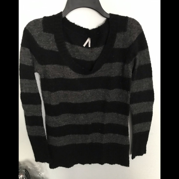 Black stripped sweater - Picture 1 of 2
